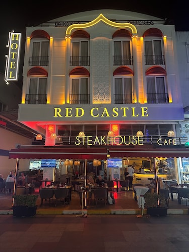 Red Castle Hotel & Pub