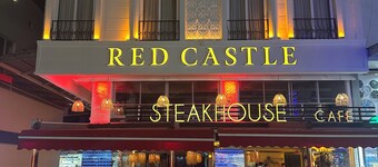 Red Castle Hotel & Pub