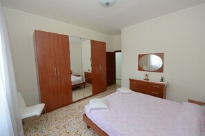 2 bedrooms, iron/ironing board, WiFi, bed sheets - Test11221 (Roma)