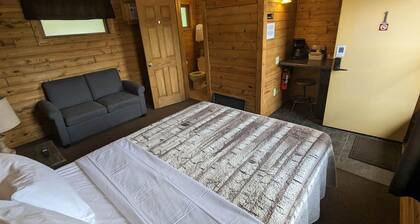 Chip-Wa Lodging Room 1