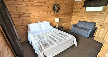 Chip-Wa Lodging Room 1