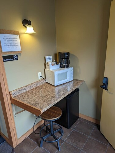 Chip-Wa Lodging Room 3