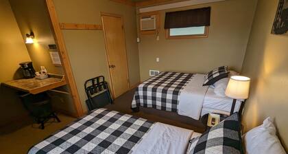 Chip-Wa Lodging Room 4