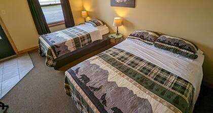 Chip-Wa Lodging Room 5