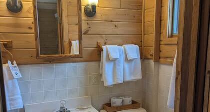 Chip-Wa Lodging Room 6