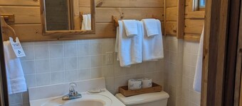 Chip-Wa Lodging Room 6