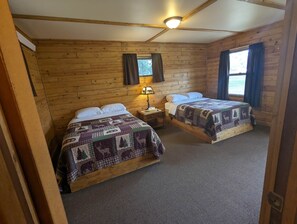 WiFi, bed sheets - Chip-Wa Lodging Room 6 (Hunter)