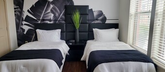 Modern 2BR Near Downtown – 6 Min Walk