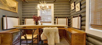 The Alpine- LuxeCabin w king/HotTub/gameRM/FirePit