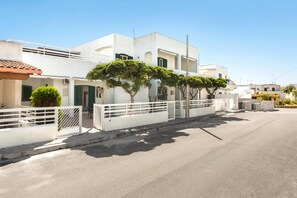 Exterior - 3390 DMA - Bilo Plus by BarbarHouse (San Foca)