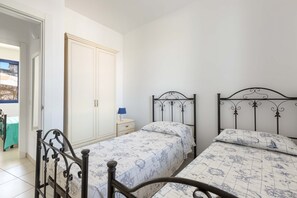 2 Schlafzimmer, Bügeleisen/Bügelbrett, Internetzugang, Bettwäsche