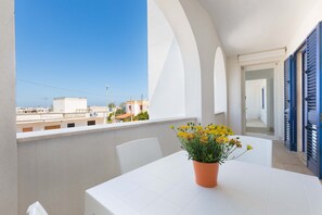 Outdoor dining - Casa Petrachi - PP by BarbarHouse (San Foca)