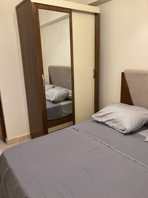 1 غرفة نوم ومكواة/لوح كي