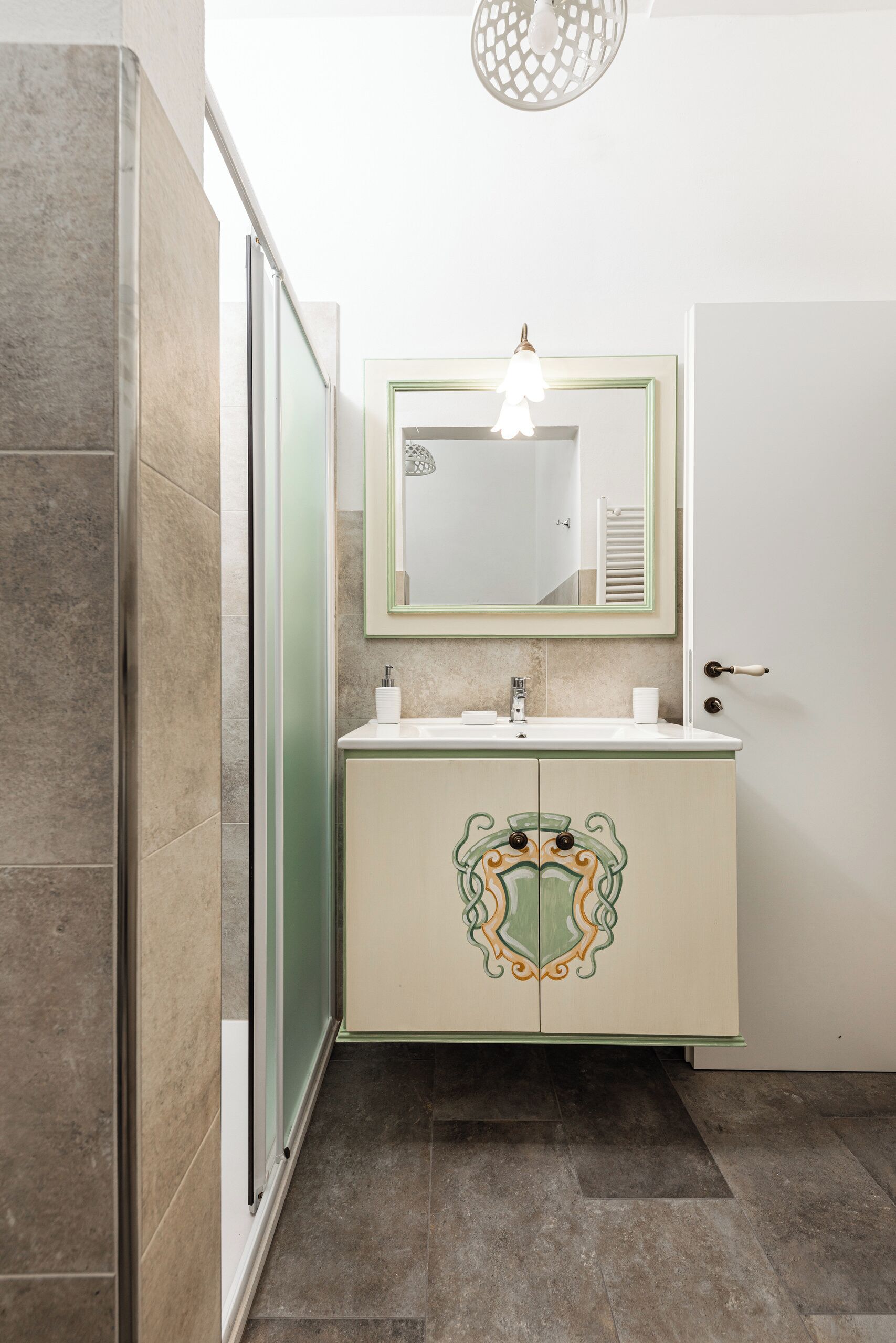 Dusche, Haartrockner, Bidet, Handtücher