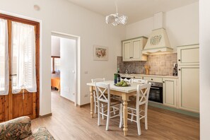 Dining - Canaiolo holiday home with mini-pool in the center of Greve in Chianti (Greve in Chianti)