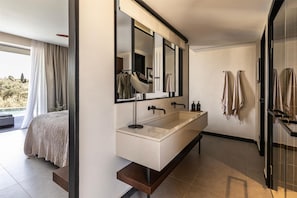 1 bedroom, Egyptian cotton sheets, premium bedding, minibar