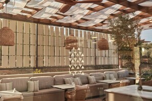 3 restaurants; ze serveren er ontbijt, lunch en diner 