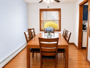 Dining - Walk to Walloon Village, Beach & 10 min to Petoskey or Boyne Mountain (Walloon Lake)