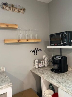 Interior - m&m cabin’s (Fredericksburg)