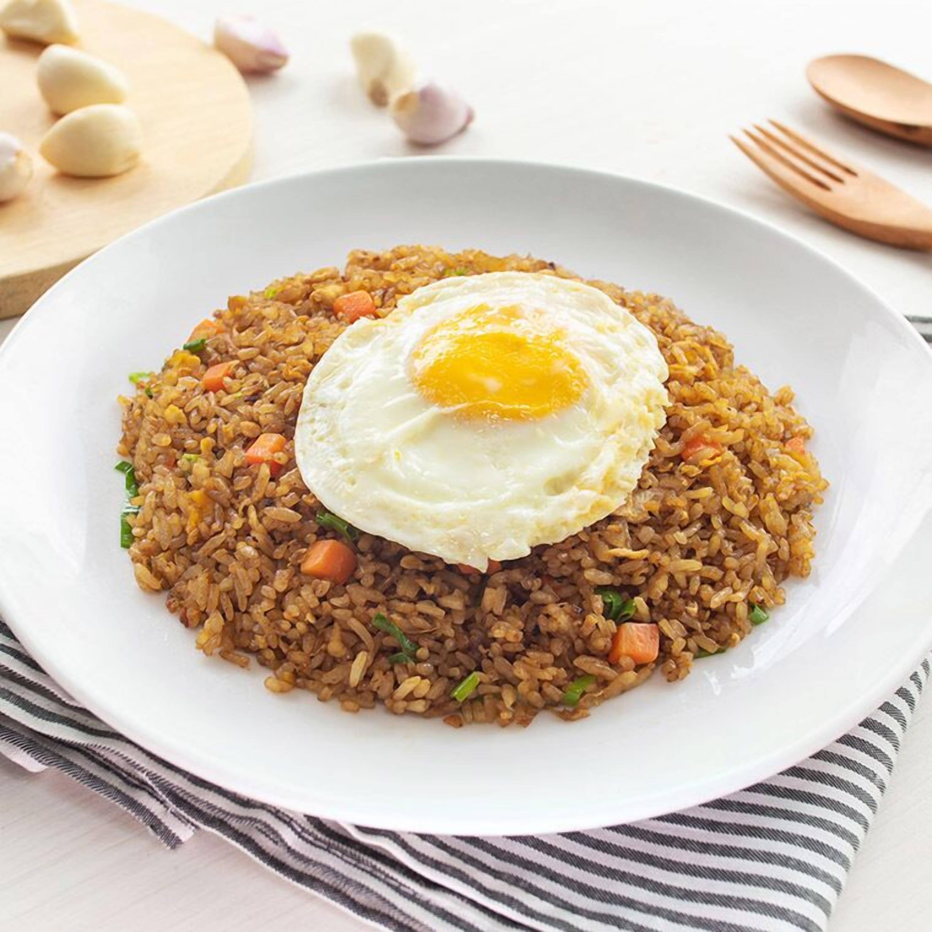 平日供應當地料理早餐  (每人 IDR50000)