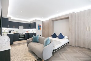 In-room safe, iron/ironing board, free WiFi - Urban Chic - Nevern (London)