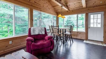 TV, fireplace, DVD player, books