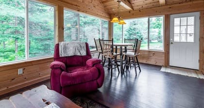 4BR| Sled-to-Trails Cabin|Paradise, MI