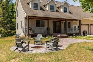 Terrace/patio - 4BR| Sled-to-Trails Cabin|Paradise, MI (Paradise)