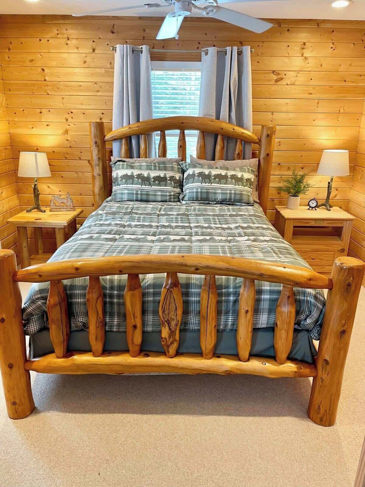 4 bedrooms, desk, iron/ironing board, WiFi