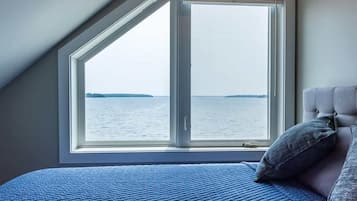 3 slaapkamers, een bureau, een strijkplank/strijkijzer, reisbedje