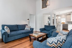 智能電視、壁爐、音響、電腦螢幕