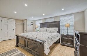 2 bedrooms, iron/ironing board, travel crib, free WiFi