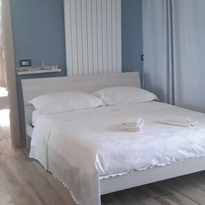 1 bedroom, WiFi, bed sheets - House surrounded by nature suspended between heaven and earth, with breathtaking views. (Alfano)