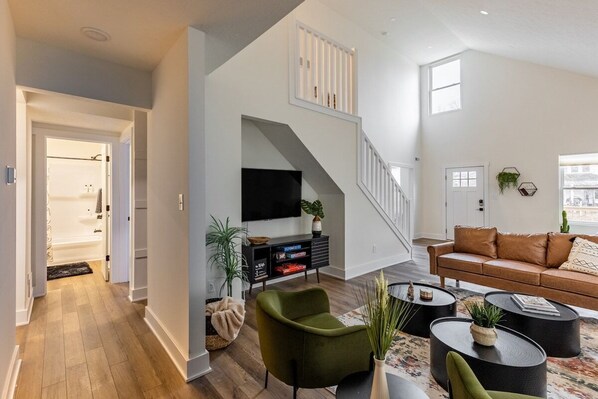 TV, books, streaming services - Spacious 4BR / 4BA Downtown Indy, Family-Friendly, Close to Top Attractions (Indianapolis)