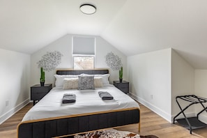 4 bedrooms, iron/ironing board, Internet