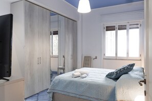 2 Schlafzimmer, Schreibtisch, Bügeleisen/Bügelbrett, kostenloses WLAN