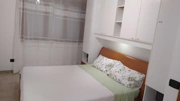 2 quartos, ferros/tábuas de passar roupa, Wi-Fi de cortesia