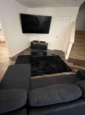 Living area - Home Team Luxury stay
 (Atlanta)