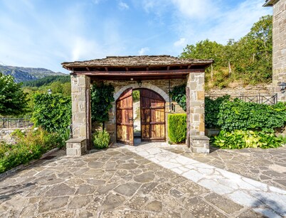 Rustic elegance with stunning views in the heart of Zagori