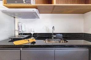 Superior-Apartment | Eigene Küche | Kühlschrank, Mikrowelle, Herdplatte, Espressomaschine