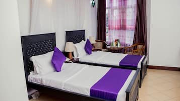 Standard Twin Room | Egyptian cotton sheets, premium bedding, memory foam beds, desk
