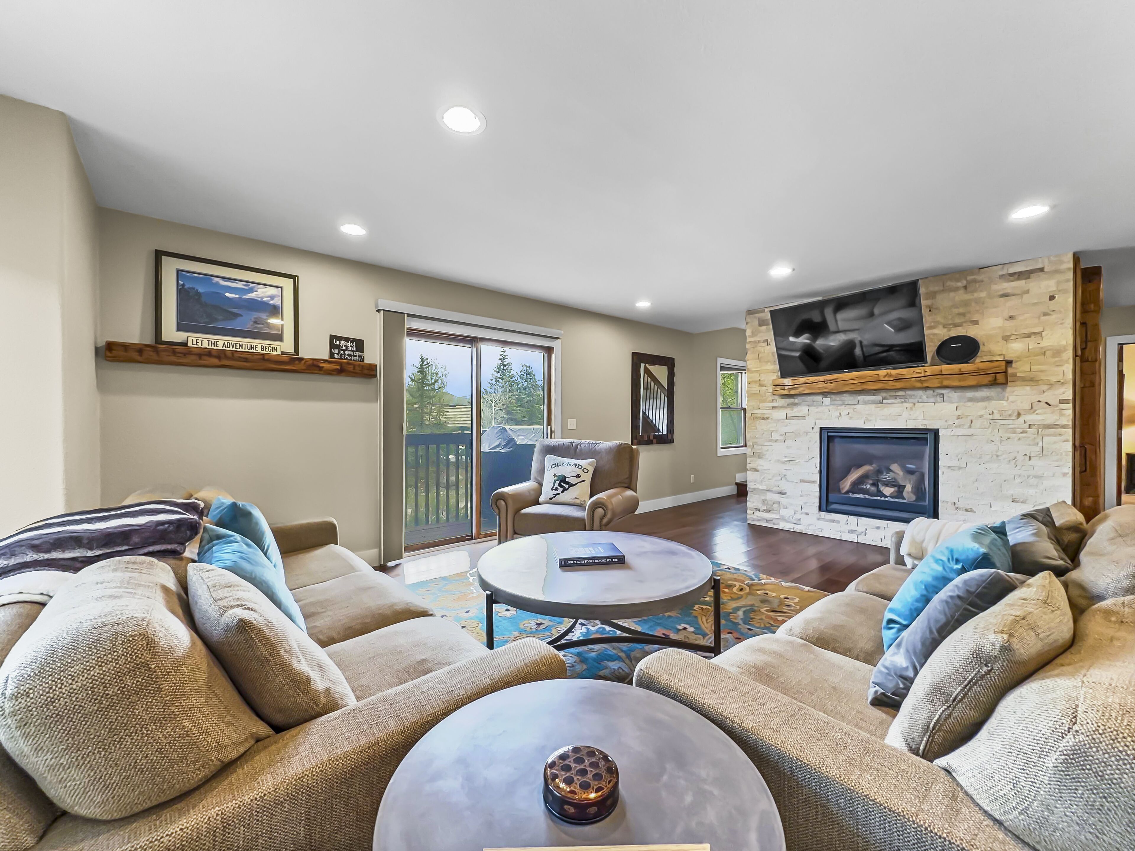 Beautiful Frisco Townhome, Excellent location, Short walk to Main 203N