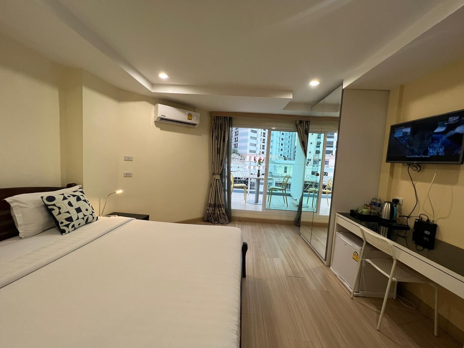 Foto - V Check Inn Sukhumvit 22