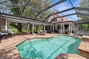 Pool - Cozy open concept above garage apartment. 4 beds. Cottage Kitchen.  (LaBelle)