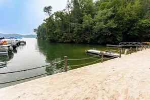 Marina - Lured To The Lake Sum (Lake Lure)