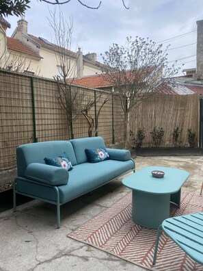 Terrace/patio - Maison Grande Capacité - 9 Chambres - Proche Centre-ville, Gare et Arena (Reims)