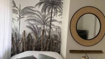 9 slaapkamers, een strijkplank/strijkijzer, wifi, beddengoed