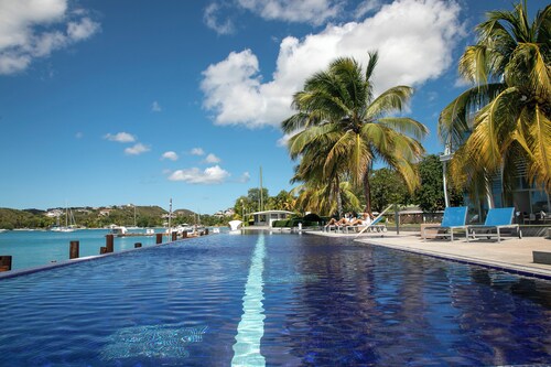 luxury Two Bedroom Private Home/ your ideal way to vacation