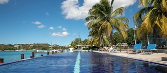 luxury Two Bedroom Private Home/ your ideal way to vacation
