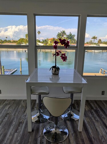Spectacular 2br/2bth isld apartm